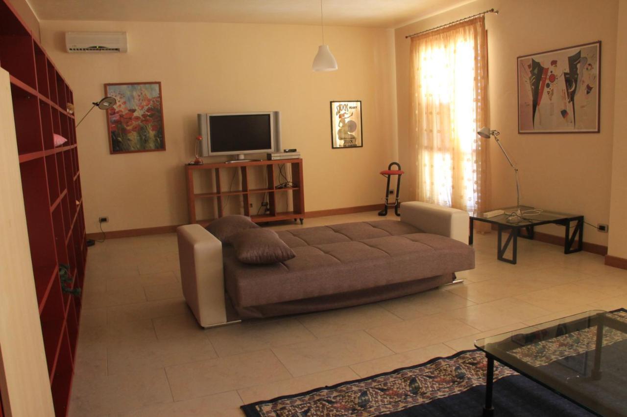 Il Paradiso Di Ele Apartment Syracuse Bagian luar foto