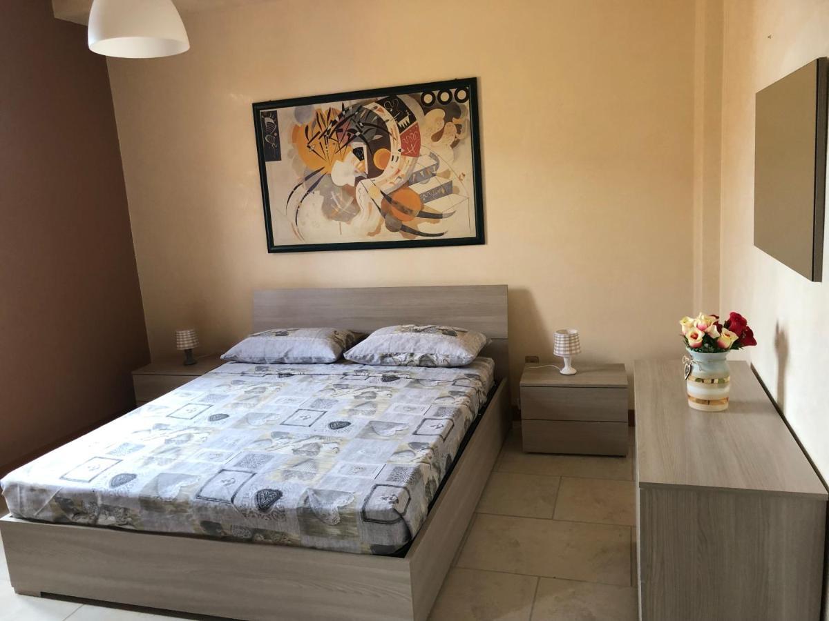 Il Paradiso Di Ele Apartment Syracuse Bagian luar foto